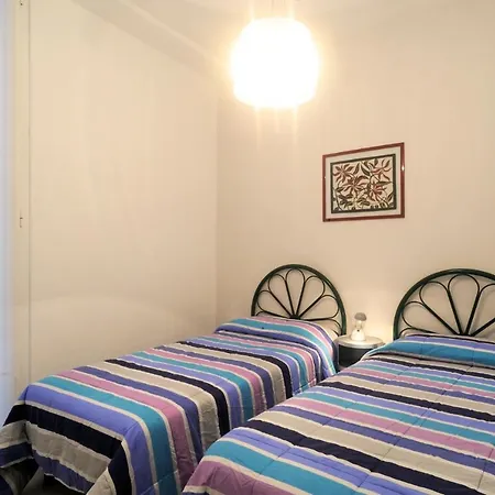 Il Paradiso Di Angelo A Pochi Passi Dal Mare, Solo Per Famiglie Алассио